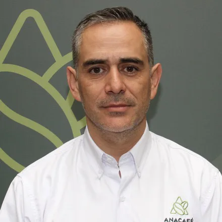 Retrato de Oscar Macz